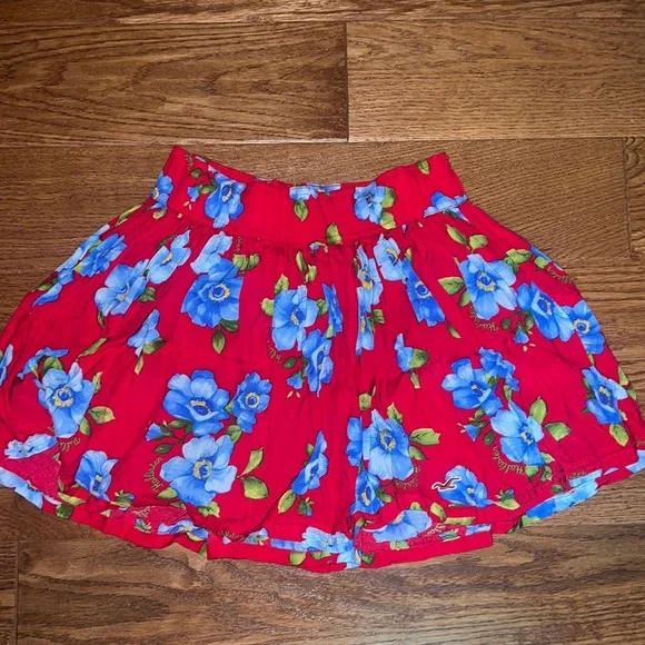 floral Hollister skirt - Picture 1 of 3